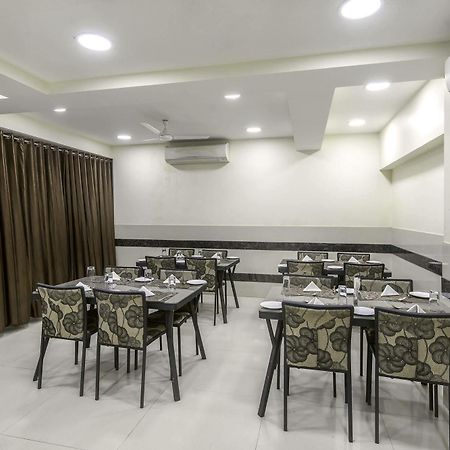 Oyo 16703 Hotel The Platinum 加尔各答 外观 照片
