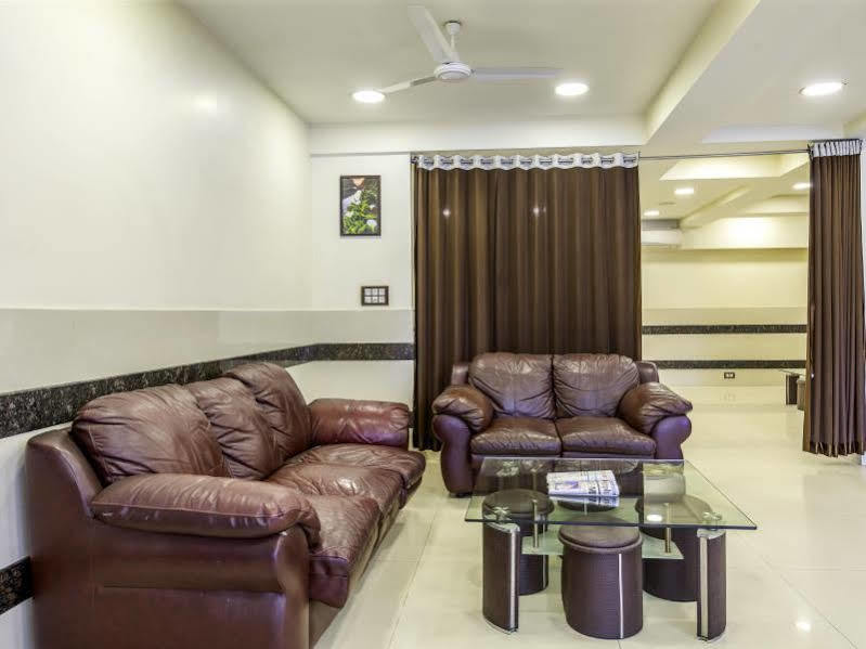Oyo 16703 Hotel The Platinum 加尔各答 外观 照片