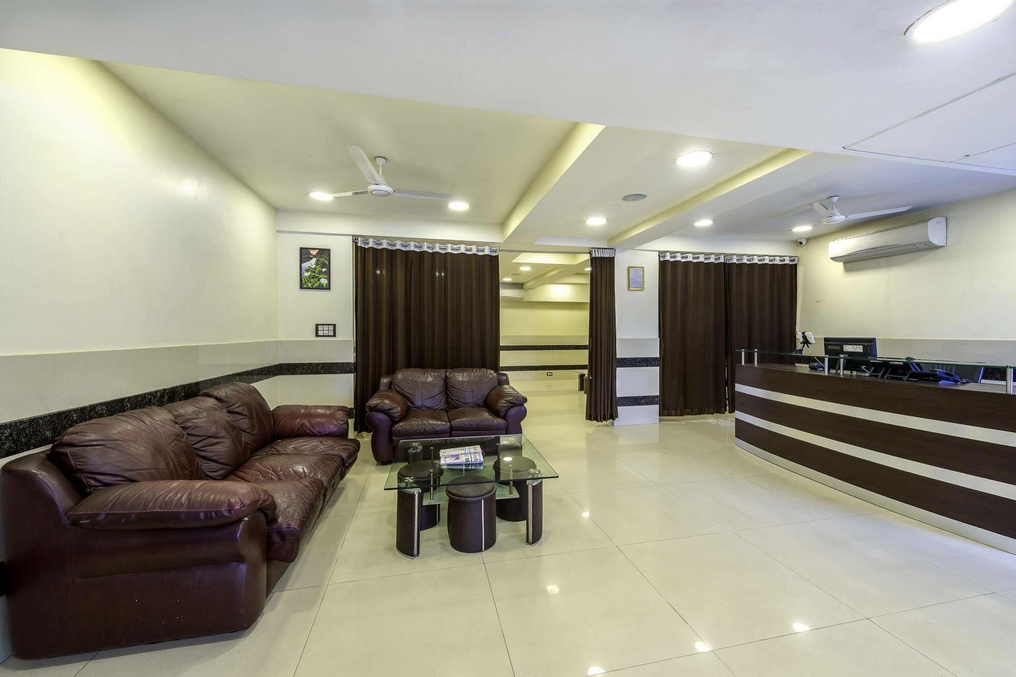 Oyo 16703 Hotel The Platinum 加尔各答 外观 照片