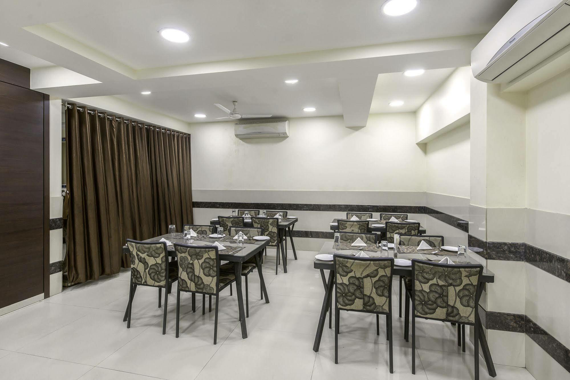 Oyo 16703 Hotel The Platinum 加尔各答 外观 照片