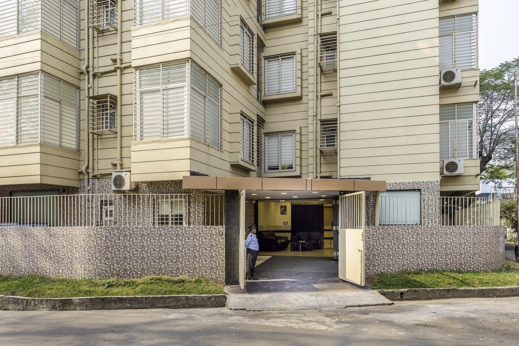 Oyo 16703 Hotel The Platinum 加尔各答 外观 照片