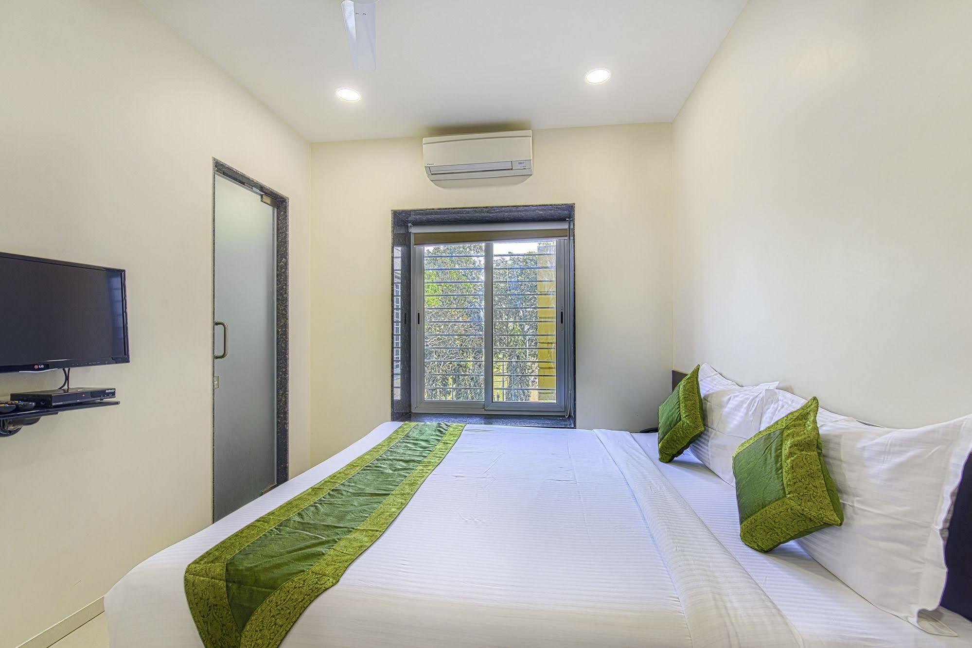 Oyo 16703 Hotel The Platinum 加尔各答 外观 照片