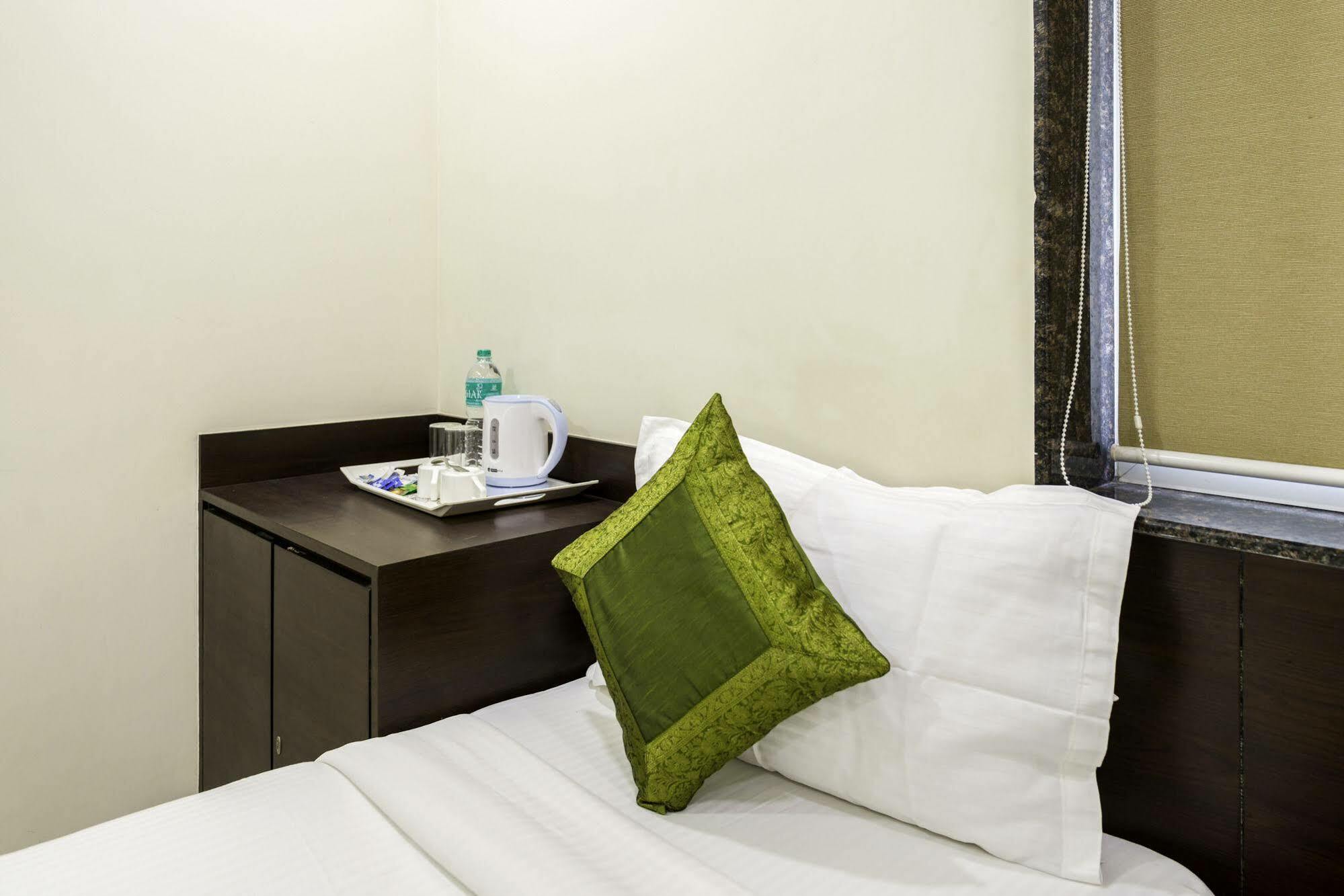 Oyo 16703 Hotel The Platinum 加尔各答 外观 照片