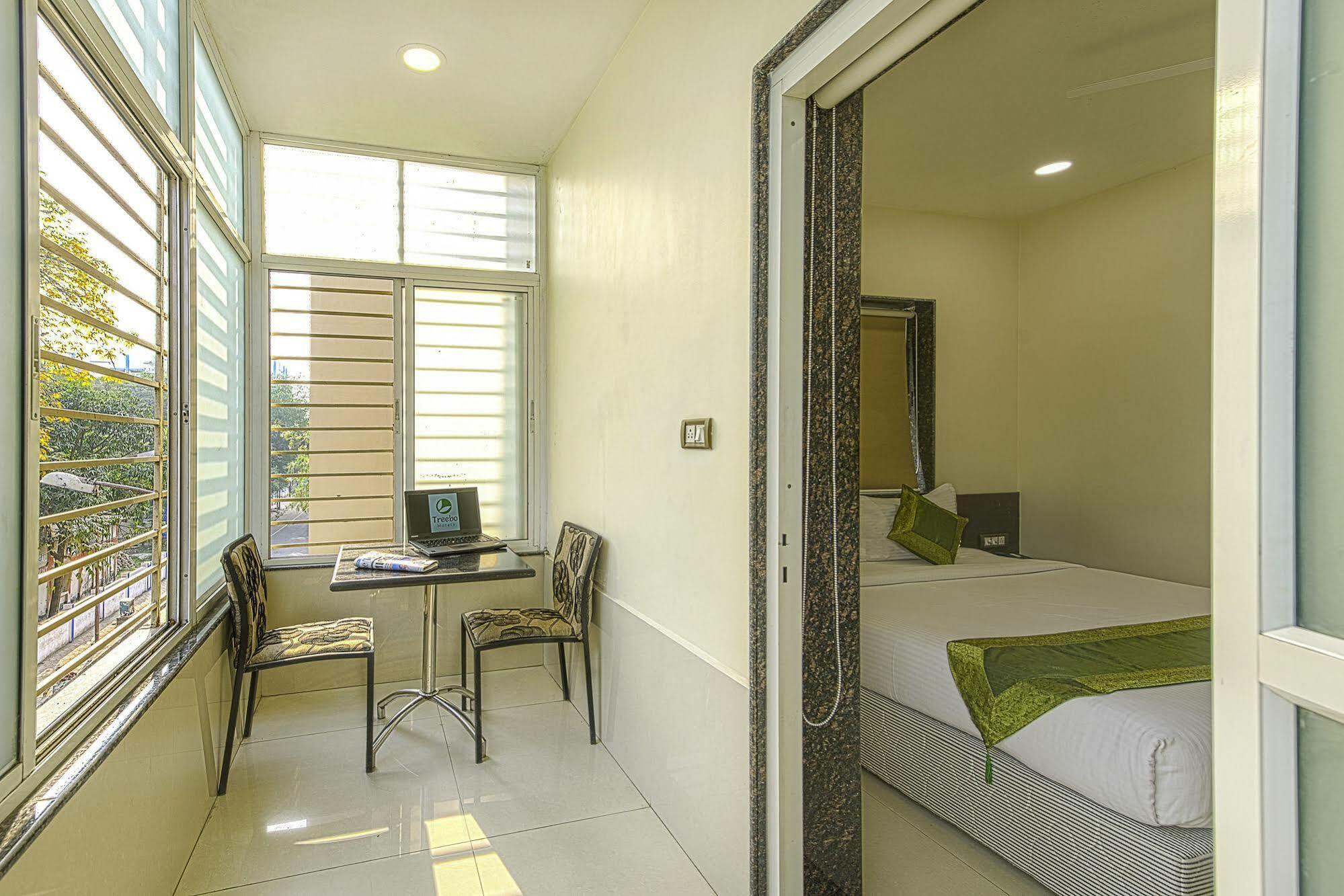 Oyo 16703 Hotel The Platinum 加尔各答 外观 照片