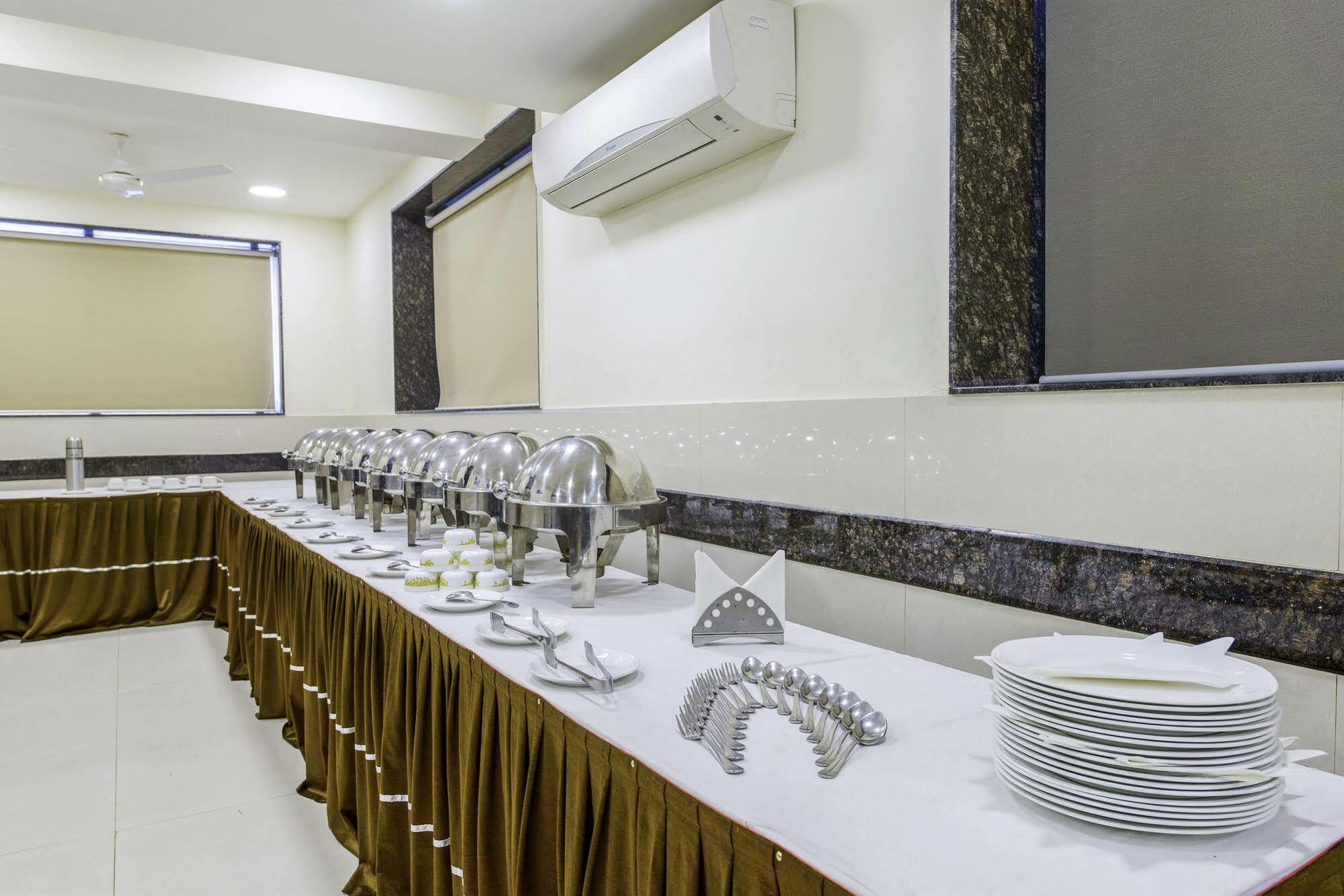 Oyo 16703 Hotel The Platinum 加尔各答 外观 照片