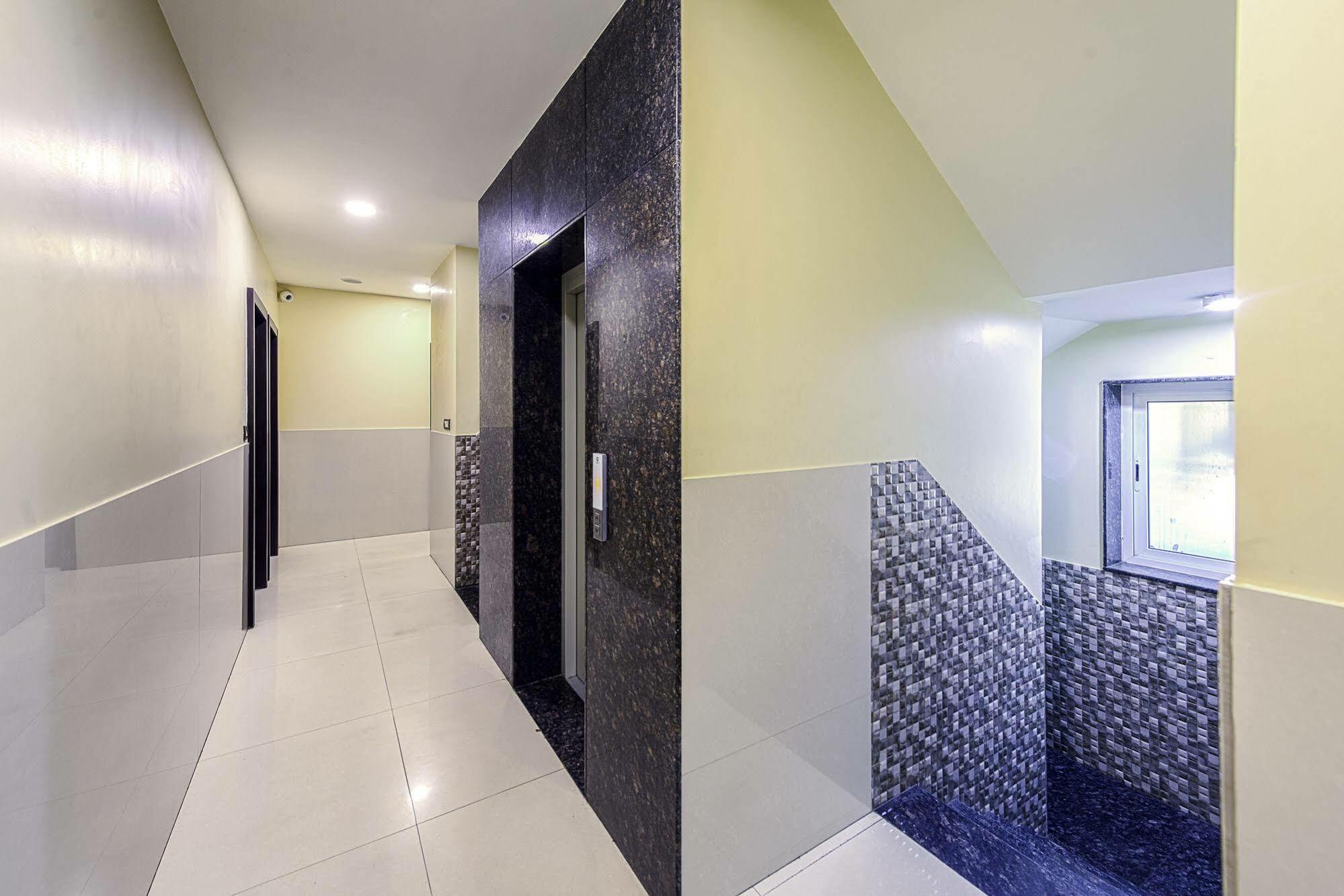 Oyo 16703 Hotel The Platinum 加尔各答 外观 照片