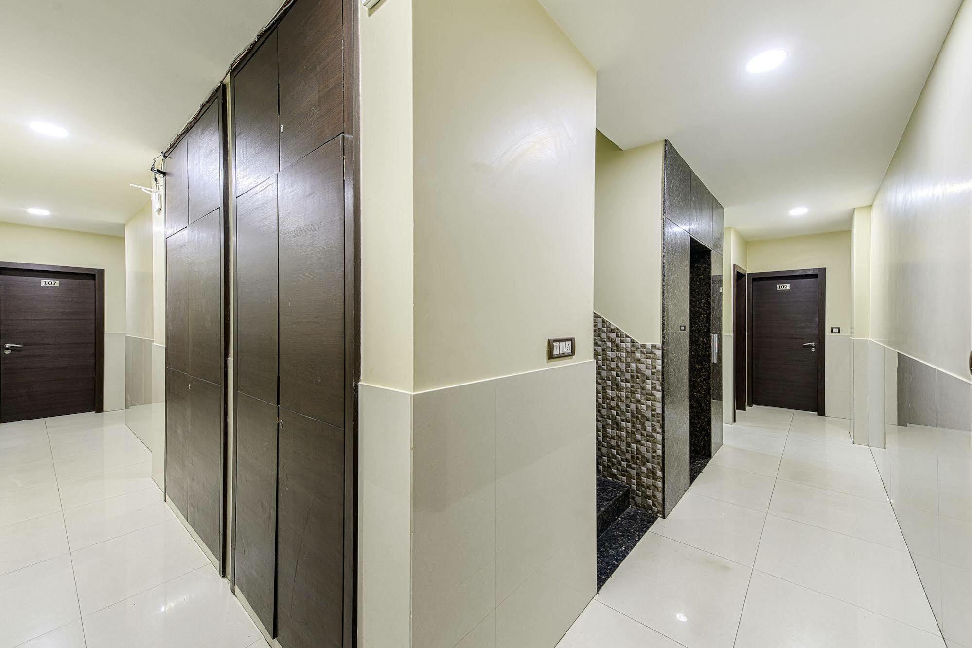 Oyo 16703 Hotel The Platinum 加尔各答 外观 照片
